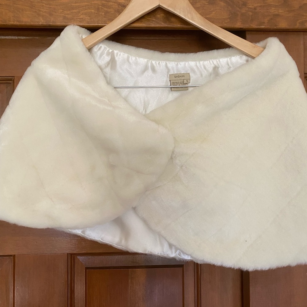 Wrap faux fur NWOT